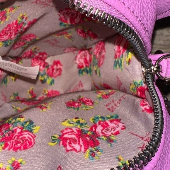 ✨ Betsey Johnson “Icy Frosé” Crossbody Bag – Whimsical Summer Vibes! ✨ - Picture 4 of 4
